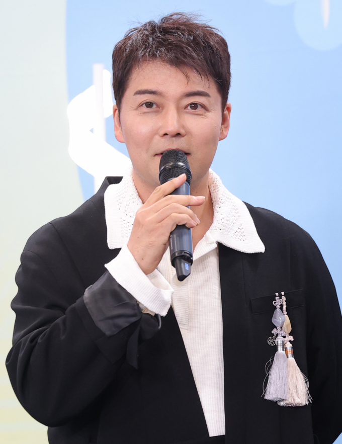 ‘사장님 귀는 당나귀 귀’ 전현무가 20일 서울 영등포구 KBS홀에서 열린 ‘2025 KBS 연예대상’에 참석해 인사말을 하고 있다. / 사진=뉴스1 권현진 기자 