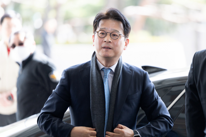 지난 3월13일 오후  헌법재판소의 기각 결정으로 직무에 복귀하기 위해 서울 서초구 서울중앙지검에 들어서고 있는 이창수 서울중앙지검장 /사진=뉴스1