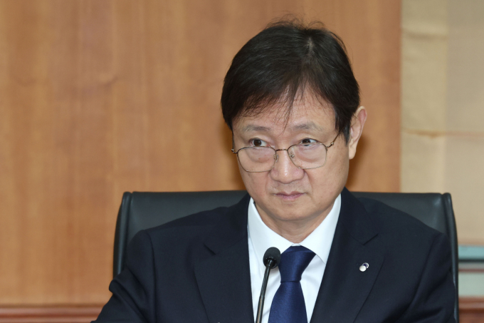 이찬진 금융감독원장이 17일 오전 서울 여의도 금융투자협회에서 열린 자산운용사 최고경영자(CEO)들과의 간담회에 참석해 있다./사진=뉴스1