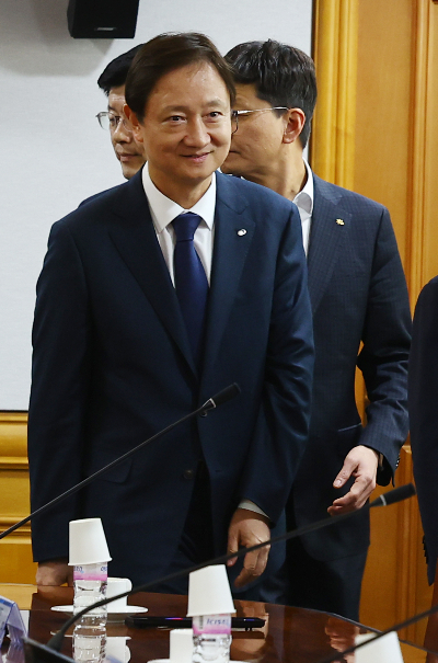 이찬진 금융감독원장이 10일 오후 서울 중구 은행회관에서 열린 금융감독원장-금융지주회장 간담회에 참석하고 있다./사진=뉴시스 