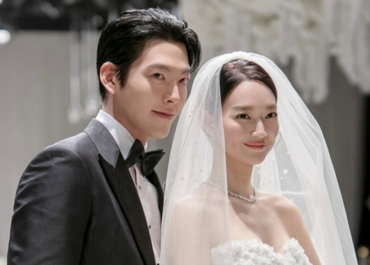 신민아 김우빈 결혼식 주례사가 공개돼 눈길을 끌고 있다. /사진=에이엠엔터테인먼트 제공