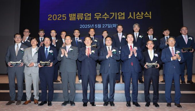 사진은 지난 5월27일 서울 여의도 한국거래소에서 열린 밸류업 우수기업 시상식. /사진=뉴스1