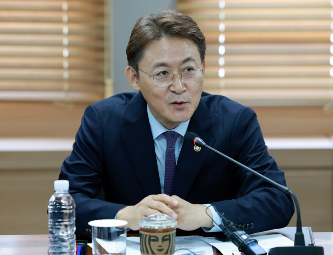 정부가 2026년 정책금융 252조원 중 150조원을 첨단·미래산업 등 5대 중점분야에 집중 공급한다. 사진은 권대영 금융위원회 부위원장이 지난 8월26일 오후 서울 영등포구 보험개발원에서 열린 보험업권 상생상품 활성화 MOU 체결식에 참석해 인사말을 하는 모습./사진=뉴시스