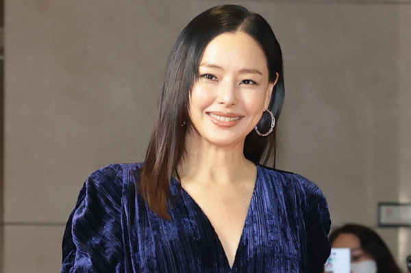 배우 이하늬 부부가 연예기획사 미등록 운영 혐의로 검찰에 송치됐다. 사진은 배우 이하늬 모습. /사진=뉴스1