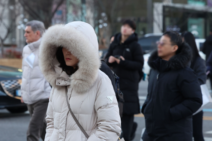 크리스마스인 25일은 전국 대부분 지역이 영하권에 들어 춥겠고 일부 지역은 많은 눈이 내리겠다. /사진=뉴시스