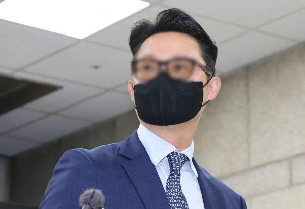 윤영호 전 세계평화통일가정연합(통일교) 세계본부장에 대한 체포영장이 집행됐다. 사진은 윤영호 전 세계평화통일가정연합(통일교) 세계본부장 모습. /사진=뉴시스
