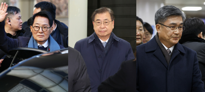 서해 공무원 피격 사건을 은폐한 혐의를 받는 문재인 정부 당시 안보라인 인사들이  1심 재판에서 무죄를 선고받았다. 사진은 26일 서울중앙지법에서 열린 재판에 참석한 박지원 전 국가정보원장(왼쪽)과 서훈 전 국가안보실장, 서욱 전 국방부 장관. /사진=뉴스1 