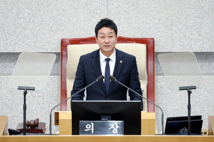 김진경 경기도의회 의장이 26일 제387회 정례회 제5차 본회의에서 폐회사를 하고 있다. /사진제공=경기도의회