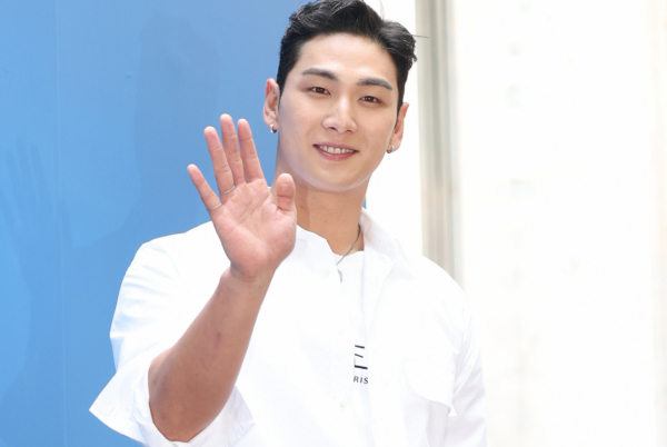 그룹 뉴이스트 출신 백호가 입대한다. 사진은 그룹 뉴이스트 출신 백호 모습. /사진=뉴스1