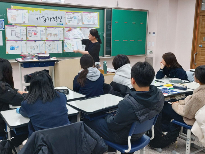 경기 양주시가 교육발전특구 시범사업의 일환으로 추진하는 ‘지역산업연계 창업가정신 프로젝트’ 모습. /사진제공=양주시 