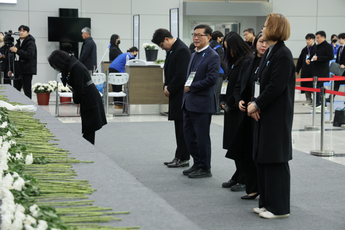 [머니S포토] 무안제주항공 참사 희생자 애도하는 정치권