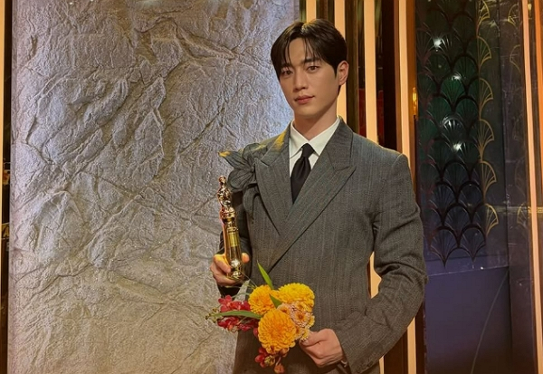 배우 서강준이 'MBC 연기대상'에서 대상을 받았다. 사진은 배우 서강준 모습. /사진=맨 오브 크리에이션 인스타그램 캡처