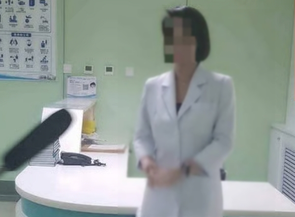 경찰이 방송인 박나래에게 불법 의료 행위를 했다는 의혹을 받는 이른바 '주사이모'를 출국 금지 조치했다. 사진은 방송인 박나래에게 불법 의료행위를 했다는 의혹을 받는 이른바 '주사이모' 모습. /사진=인스타그램 캡처 