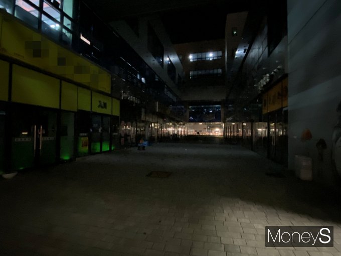 [신년기획] ②주말 밤의 경북혁신도시... "1층 상가들도 문 닫았다" - 뉴스 썸네일 이미지