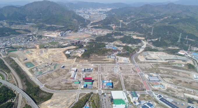 부산 전력반도체 앵커 기업, 지원체계 재설계 필요 - 뉴스 썸네일 이미지