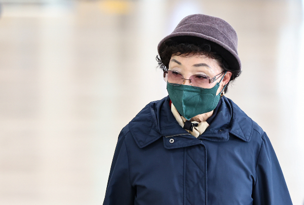 '고액 체납 1위' 윤석열 장모, 결국 '80억원 빌딩' 공매 착수 - 뉴스 썸네일 이미지